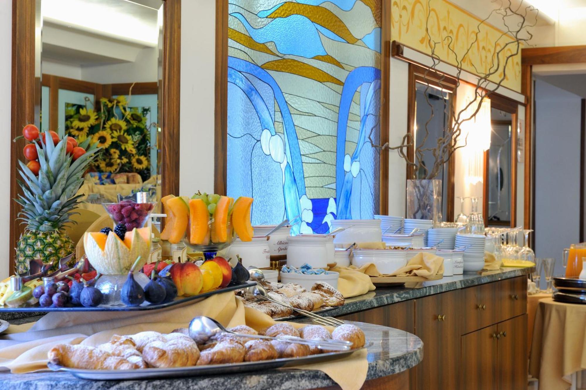 Hotel Miramare Lignano Sabbiadoro Dış mekan fotoğraf