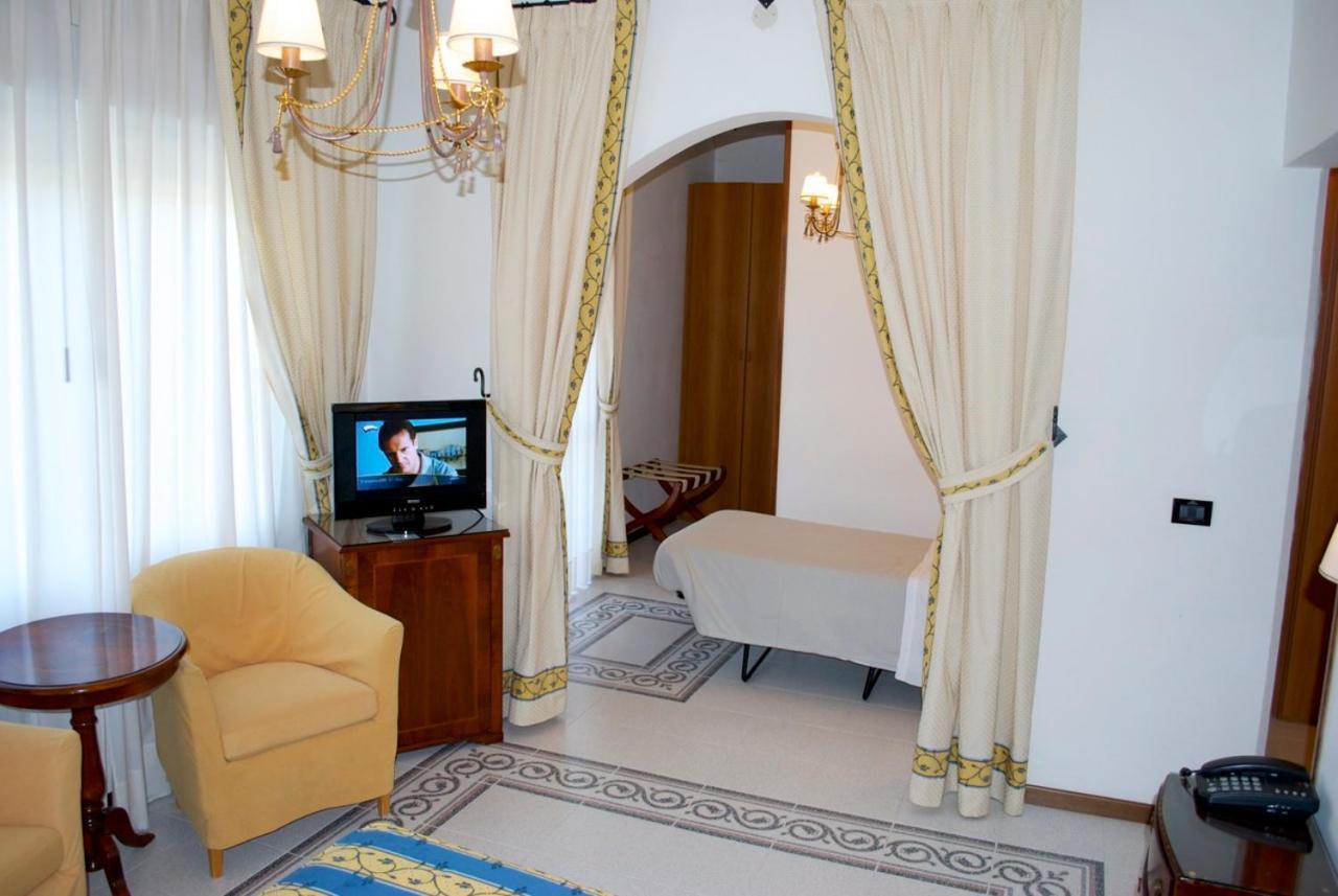 Hotel Miramare Lignano Sabbiadoro Dış mekan fotoğraf