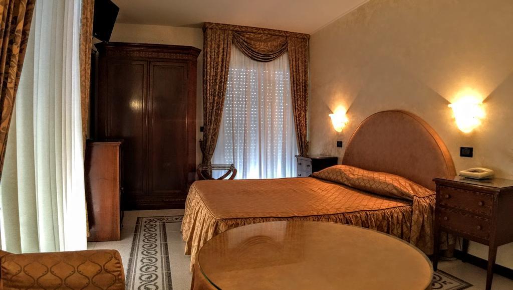 Hotel Miramare Lignano Sabbiadoro Dış mekan fotoğraf