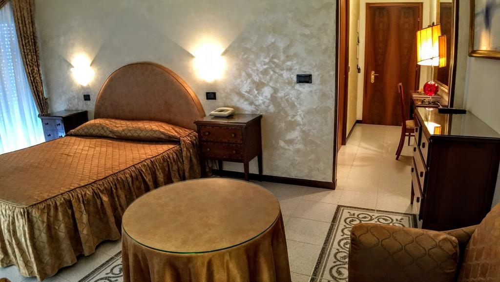 Hotel Miramare Lignano Sabbiadoro Dış mekan fotoğraf