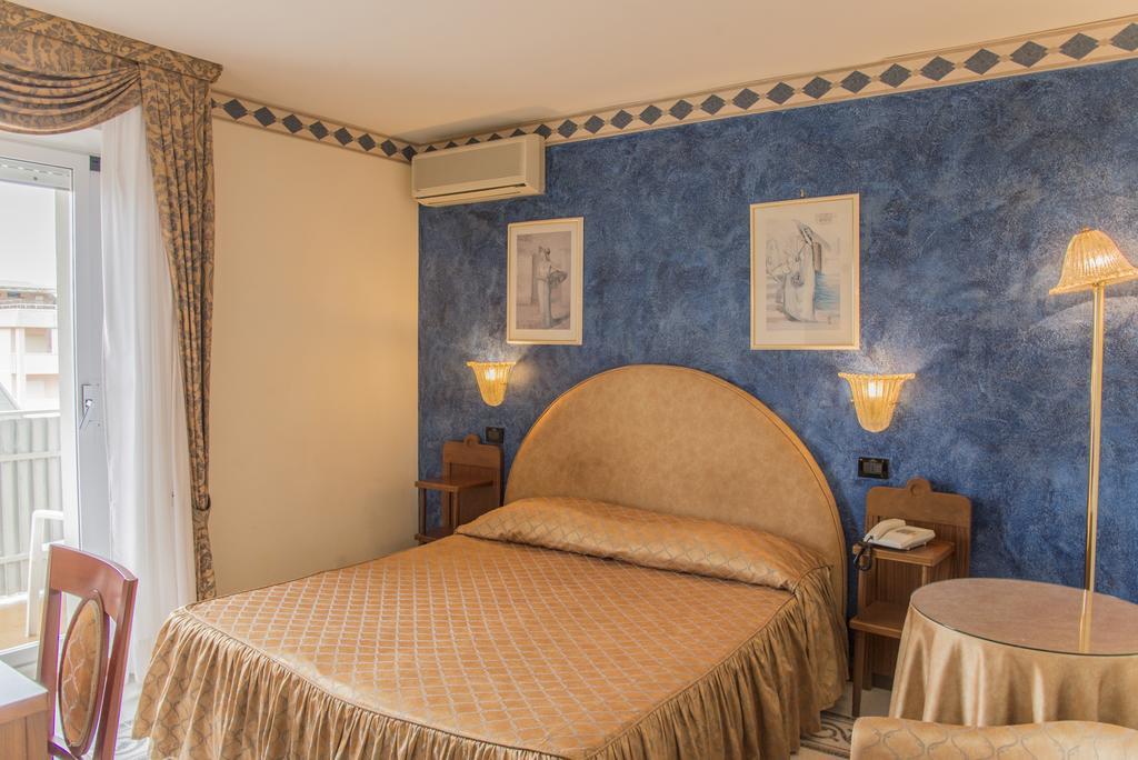 Hotel Miramare Lignano Sabbiadoro Dış mekan fotoğraf