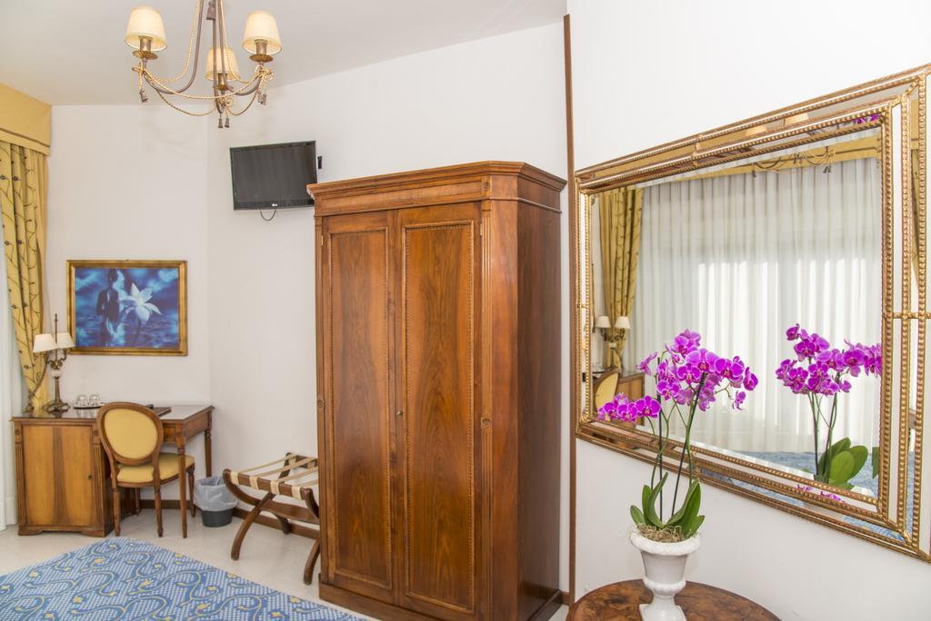 Hotel Miramare Lignano Sabbiadoro Dış mekan fotoğraf