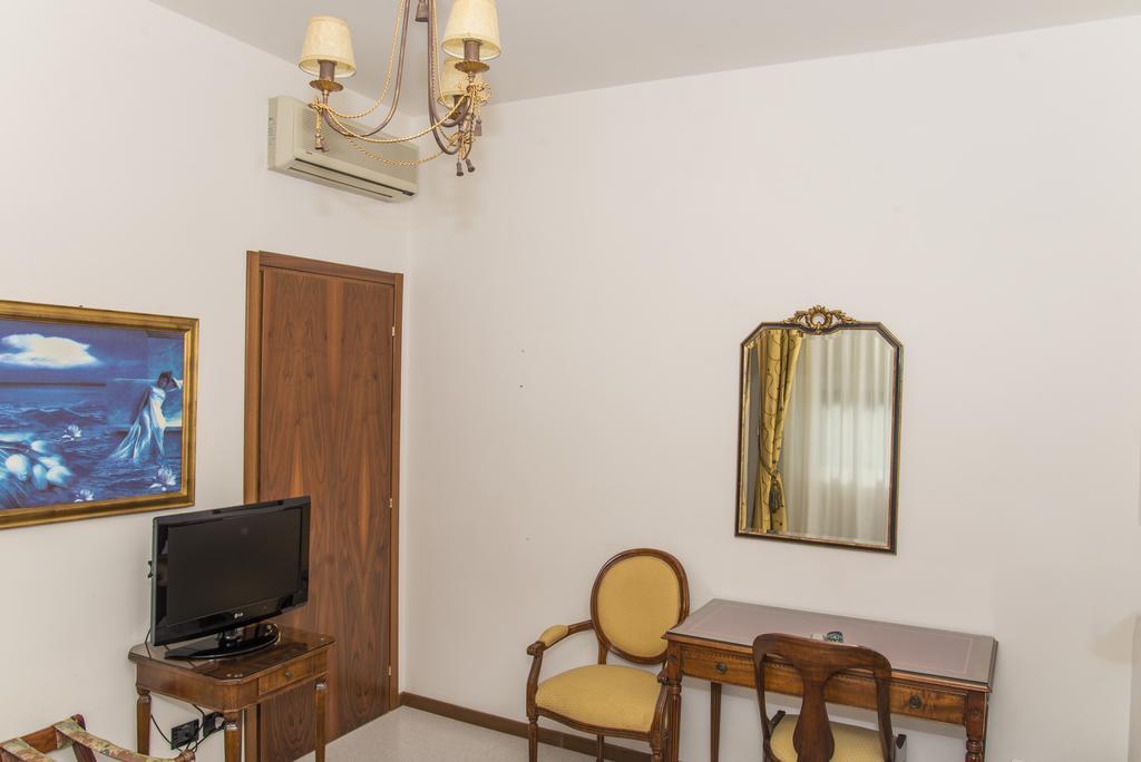 Hotel Miramare Lignano Sabbiadoro Dış mekan fotoğraf