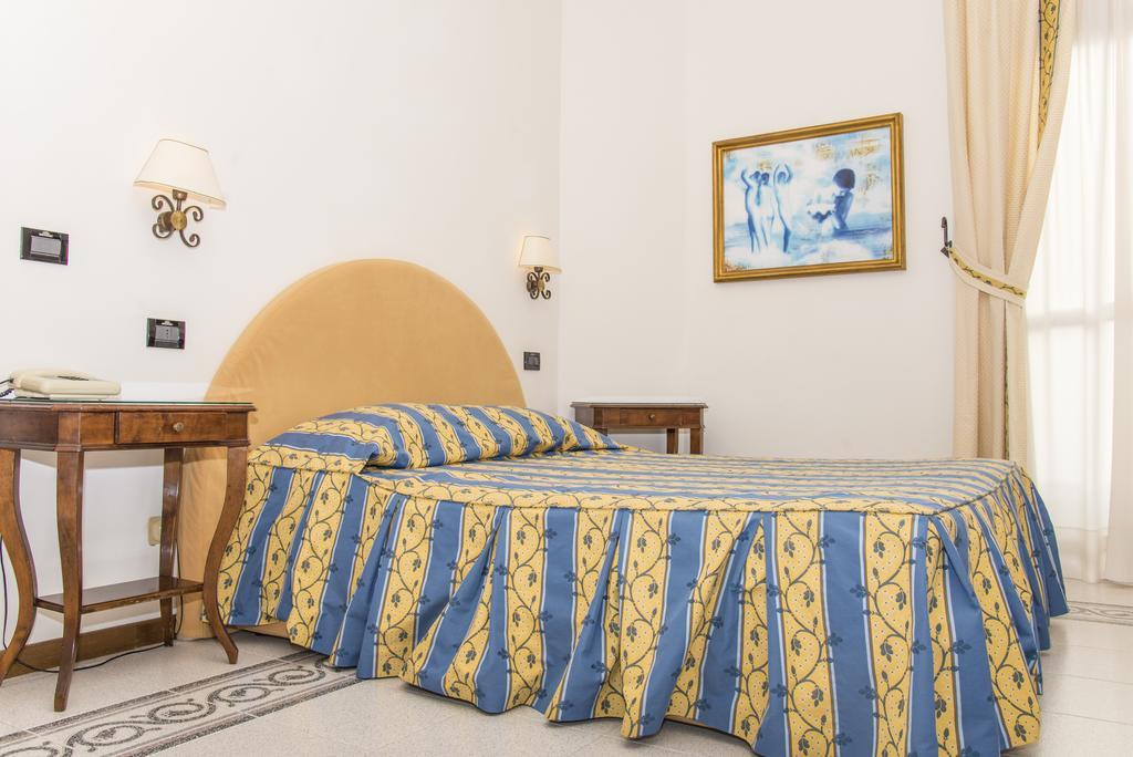 Hotel Miramare Lignano Sabbiadoro Dış mekan fotoğraf