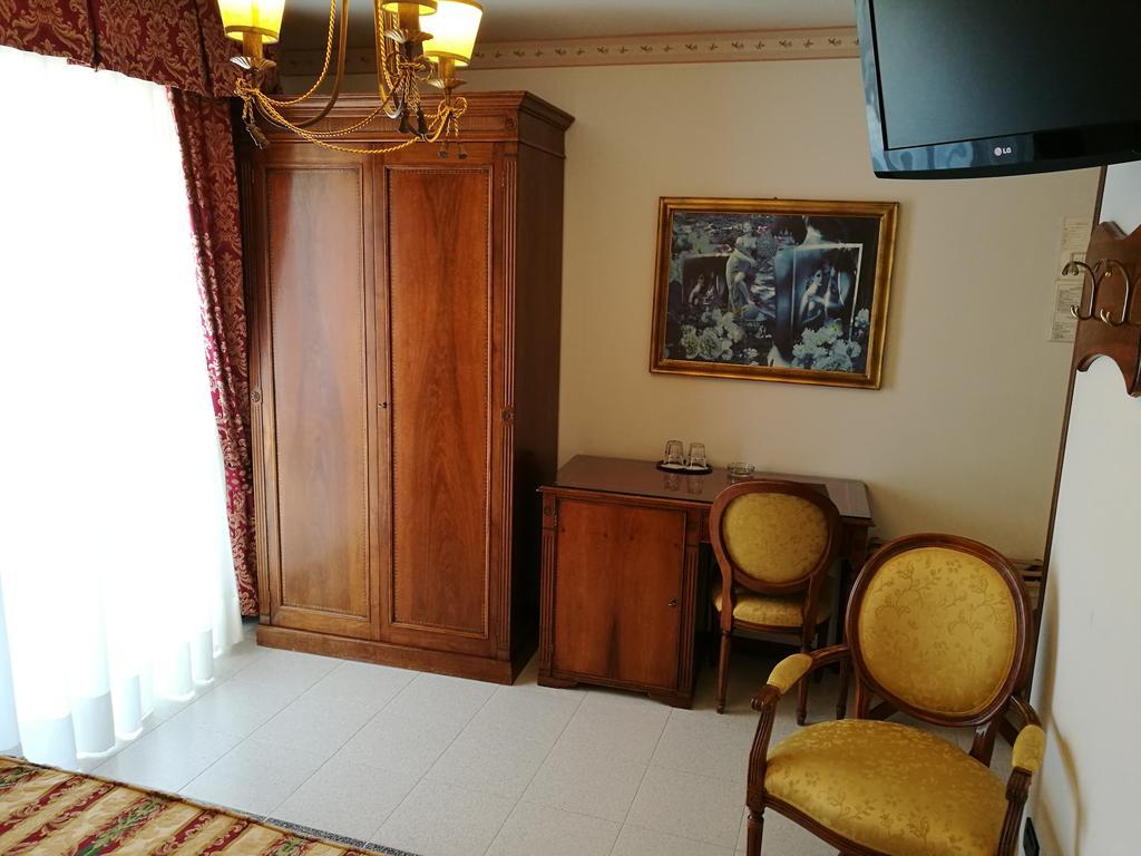 Hotel Miramare Lignano Sabbiadoro Dış mekan fotoğraf